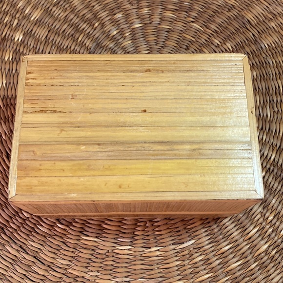 Vintage Mid Century Modern Sea Sea Shell Inlayed Jewelry Trinket Box - Picture 7 of 10